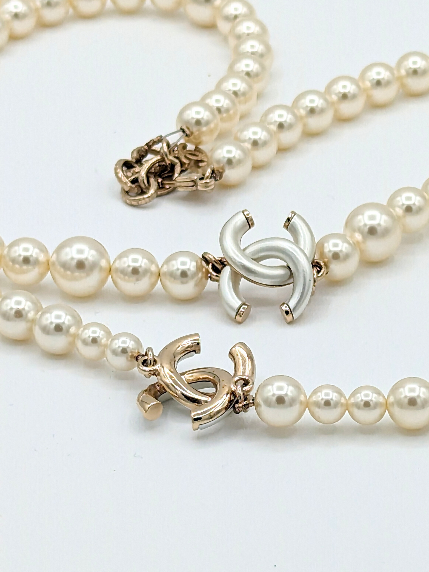 Chanel Gold-Plated Faux Pearl CC long necklace with Box